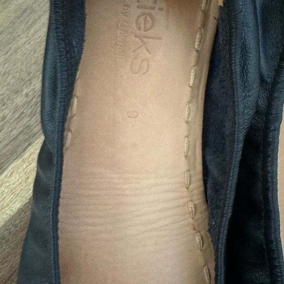 Tieks black flats - Picture 5 of 9